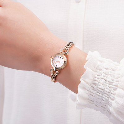 Montre-bracelet de meulage fine Diamond Encrusted Dial de quartz d'acier inoxydable