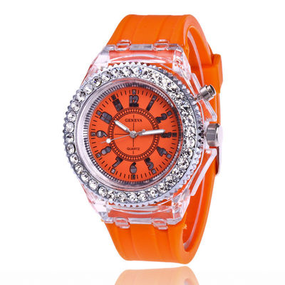 Les enfants multicolores de quartz observent Laipute marqué, Multiusage ont mené la montre de quartz