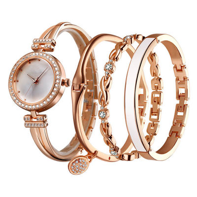 l'ensemble de cadeau de la montre-bracelet 4piece, boîte-cadeau de montre a réglé la montre 86g