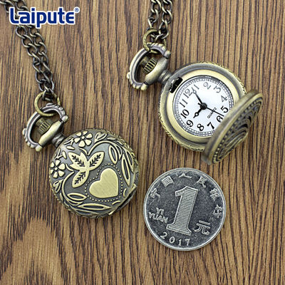 L'horloge de relief exquise de montre de poche de cru avec la pièce de monnaie de cadran de 27mm a classé