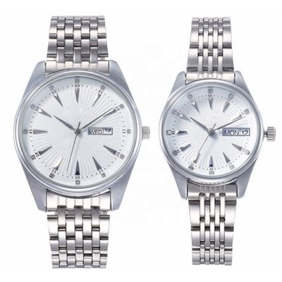 Scratchless appareillent des montres pour des couples a stigmatisé le verre renforcé