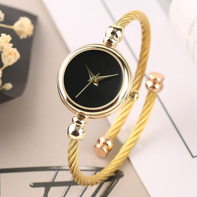 Largeur de bande de la montre 4mm de bracelet de l'or des femmes de montre de quartz de Nonwaterproof