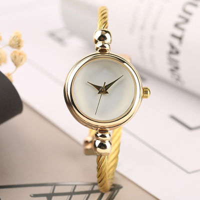 Largeur de bande de la montre 4mm de bracelet de l'or des femmes de montre de quartz de Nonwaterproof