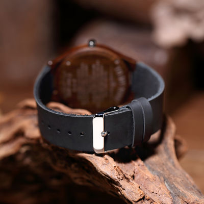 Hardlex reflètent les montres en bois des hommes a gravé le bois de santal noir