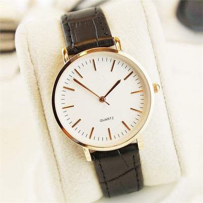 Diamond Quartz Leather Band Watches classique pour le concepteur de couples