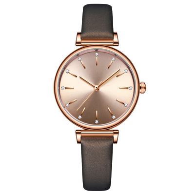 Montres de dames de luxe de la manchette des femmes de quartz d'alliage de bracelet en cuir en cuir de montre